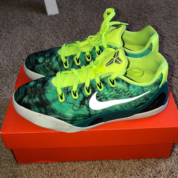 Kobe 9 Low Easter GS size - Picture 3 of 8